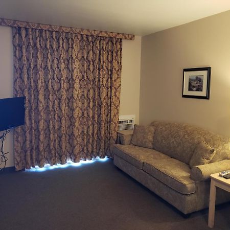 Shemron Suites Hotel Deep River Buitenkant foto