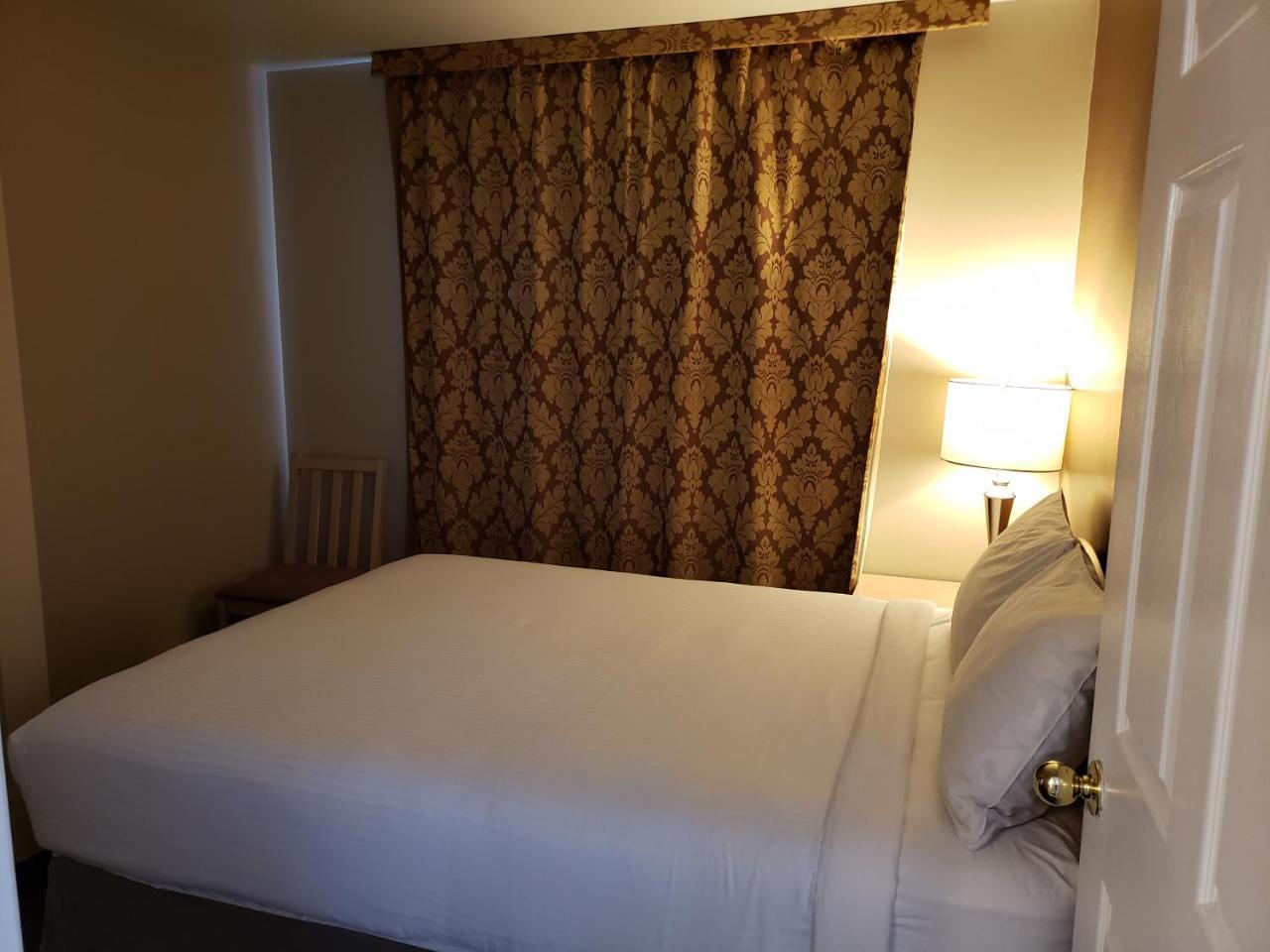 Shemron Suites Hotel Deep River Buitenkant foto