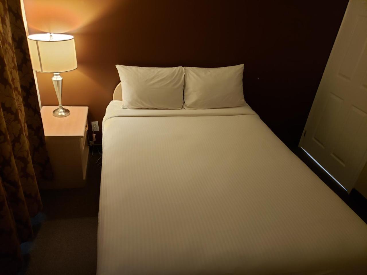 Shemron Suites Hotel Deep River Buitenkant foto