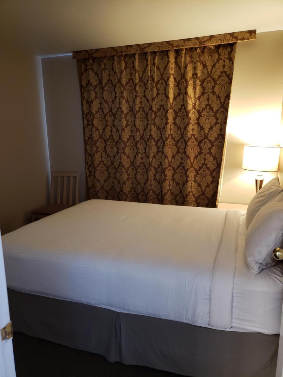 Shemron Suites Hotel Deep River Buitenkant foto