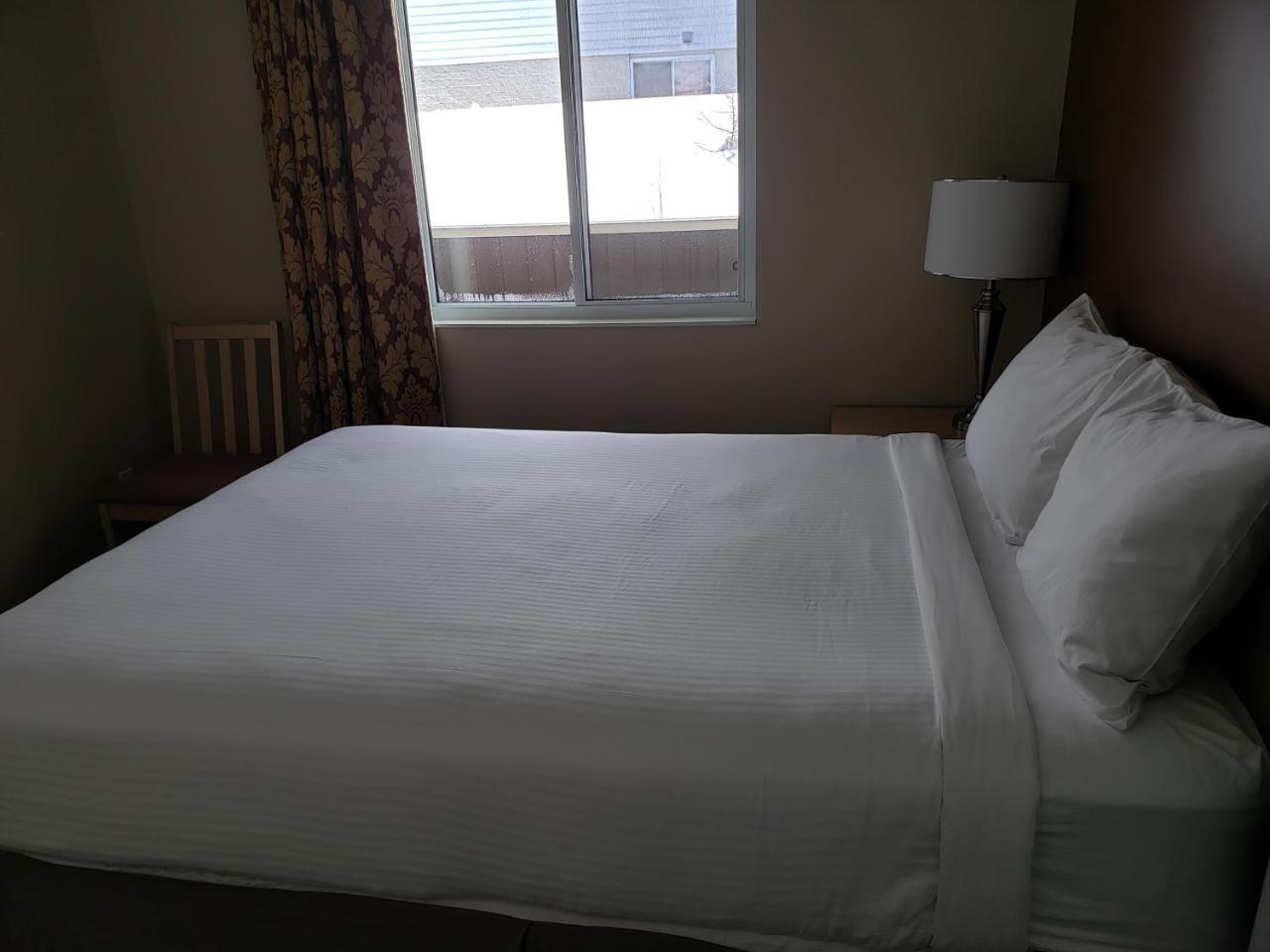 Shemron Suites Hotel Deep River Buitenkant foto