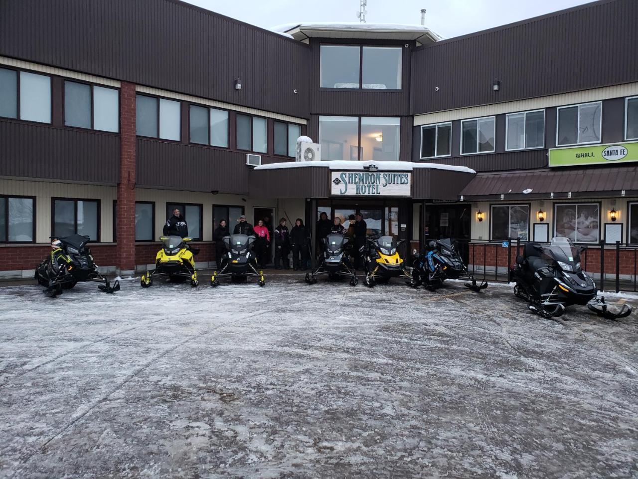 Shemron Suites Hotel Deep River Buitenkant foto