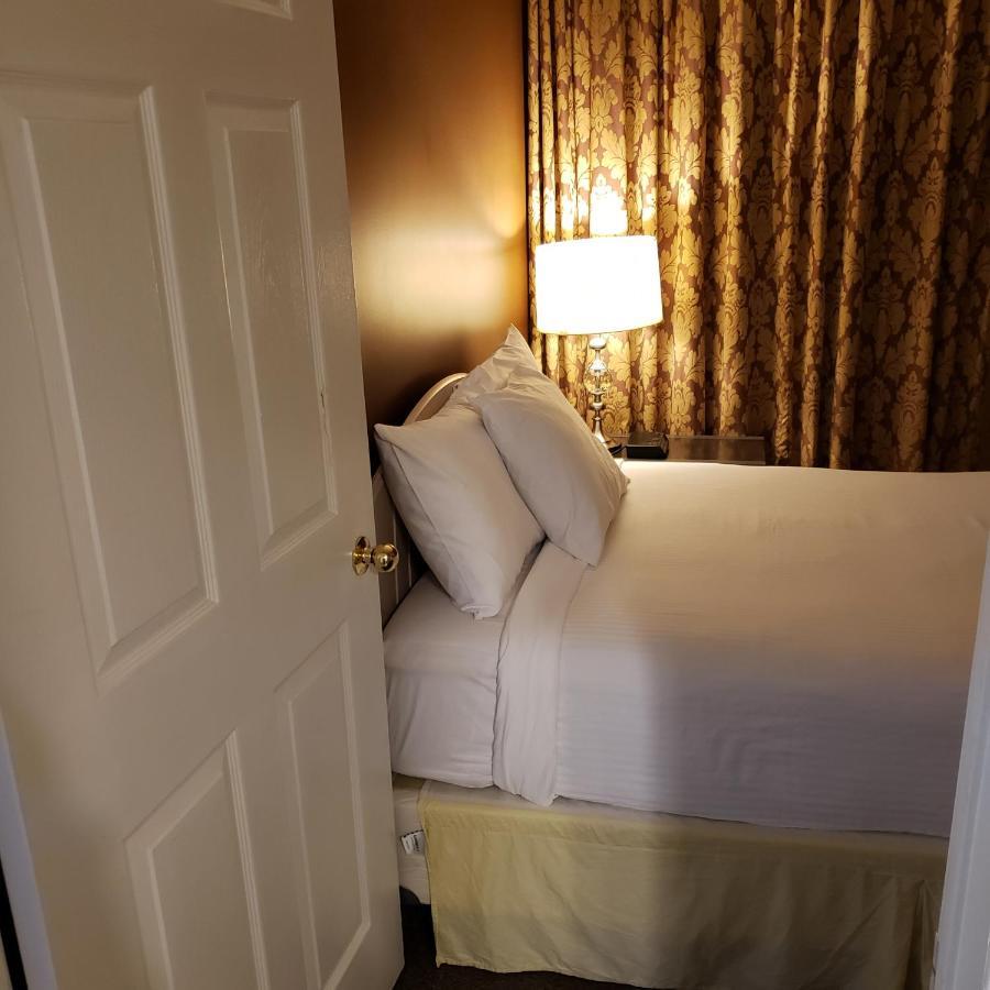 Shemron Suites Hotel Deep River Buitenkant foto