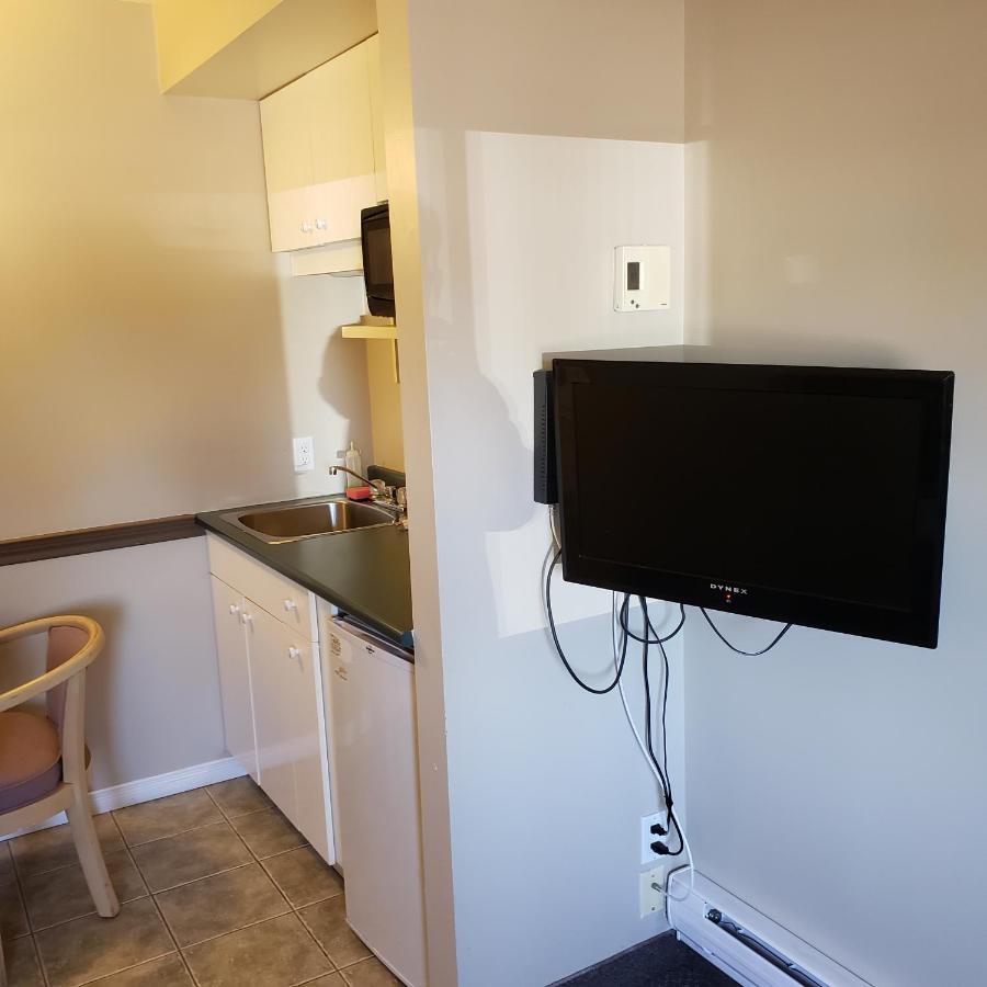 Shemron Suites Hotel Deep River Buitenkant foto