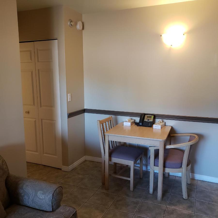 Shemron Suites Hotel Deep River Buitenkant foto